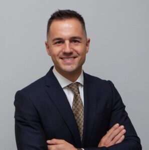 JAVIER MÁRQUEZ GARCÍA Fundador de Saverio Abogados Abogado y Criminólogo
